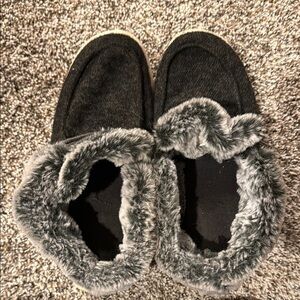Hey Dude Women's Black Fur-Lined Slippers